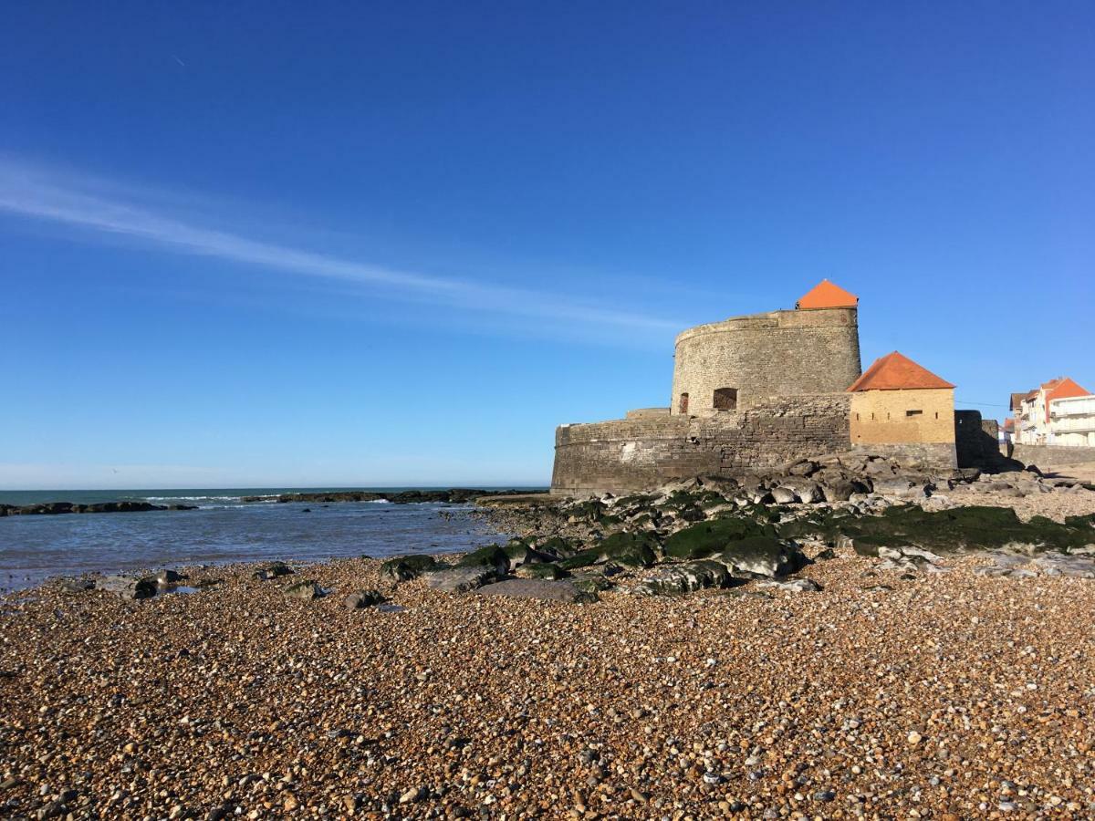 Face A La Mer , L Artiste Ambleteuse Extérieur photo