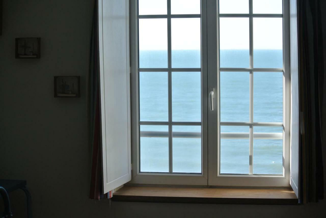 Face A La Mer , L Artiste Ambleteuse Extérieur photo