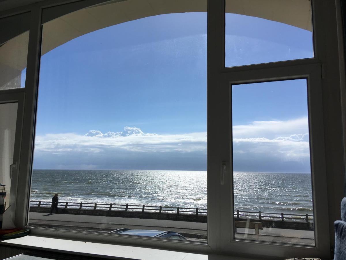 Face A La Mer , L Artiste Ambleteuse Extérieur photo